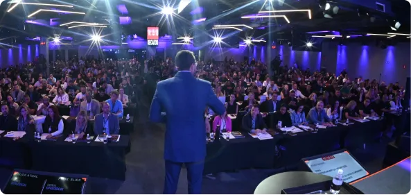 Marcus Marques apresentando